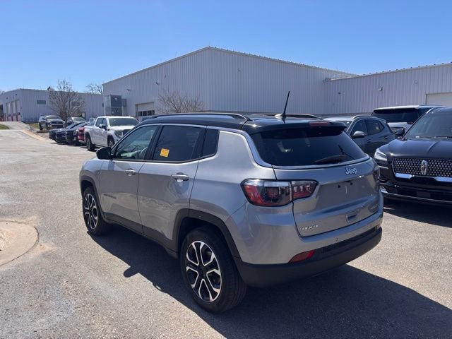 Used 2022 Jeep Compass Limited AWD/4WD image 6