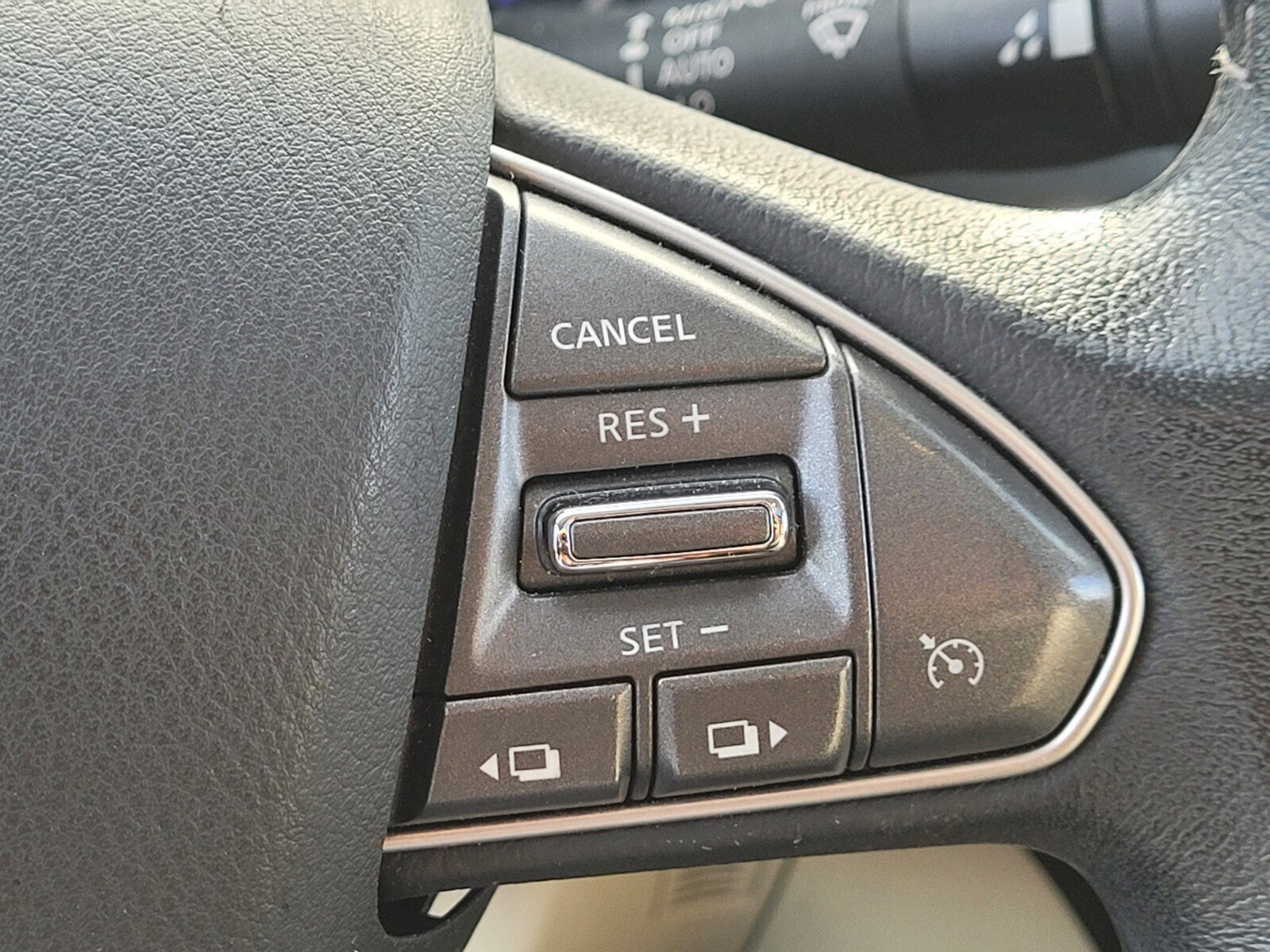 Used 2015 INFINITI Q50 Premium w/ Deluxe Touring Package image 22