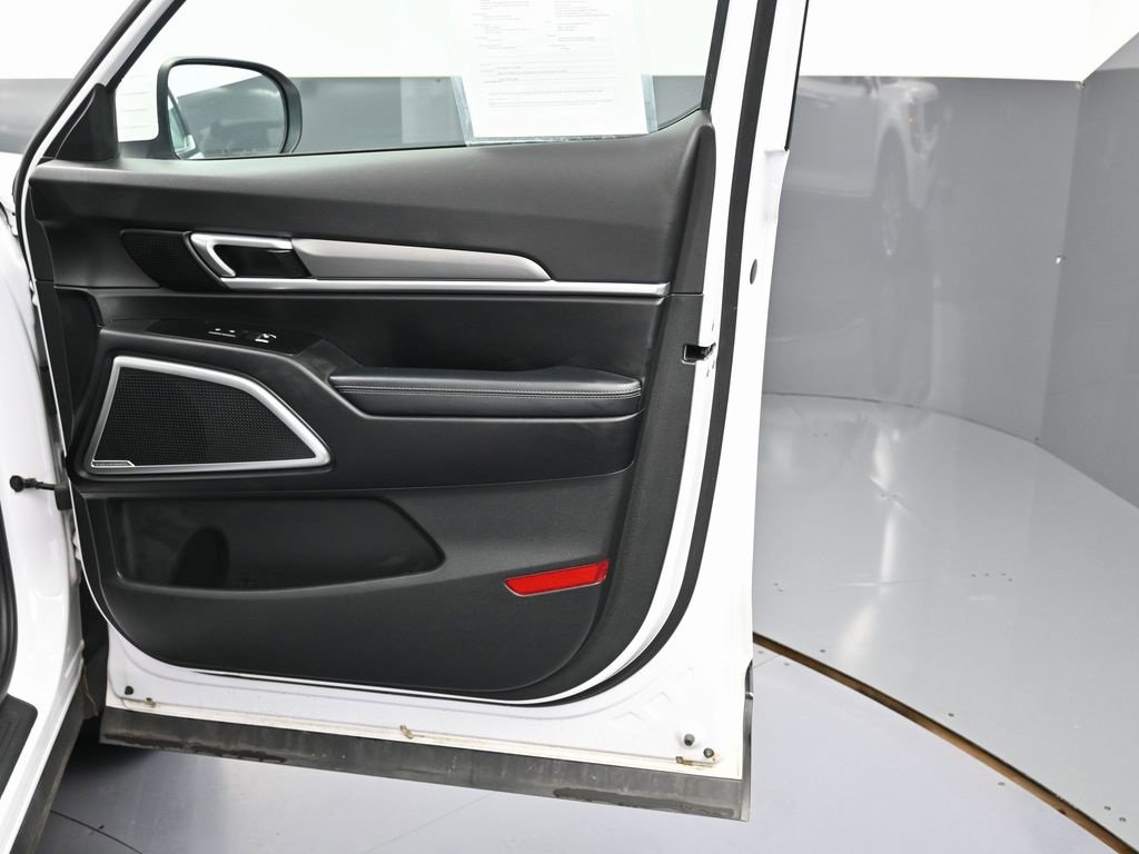 Used 2022 Kia Telluride LX image 40