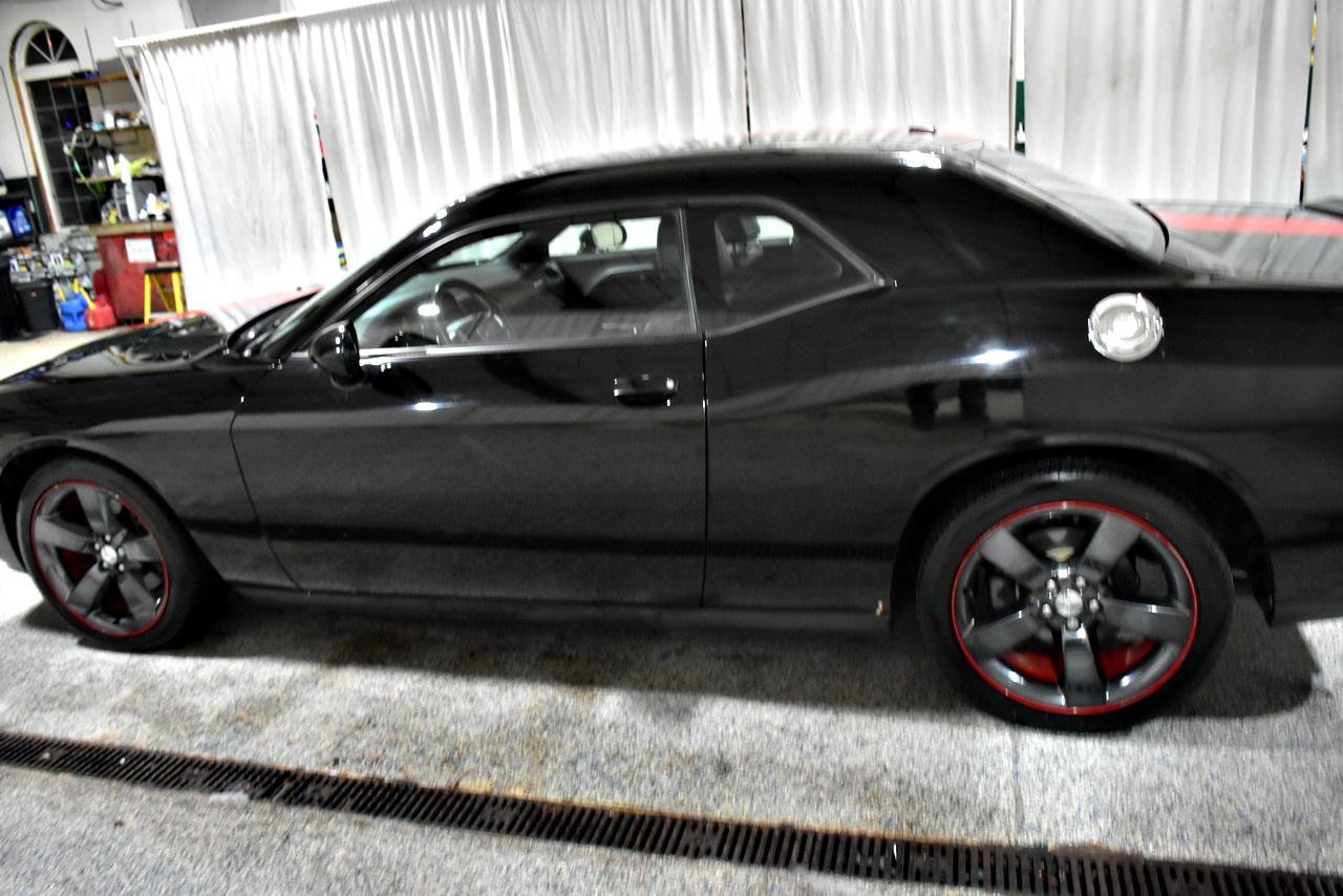 Used 2013 Dodge Challenger SXT image 35