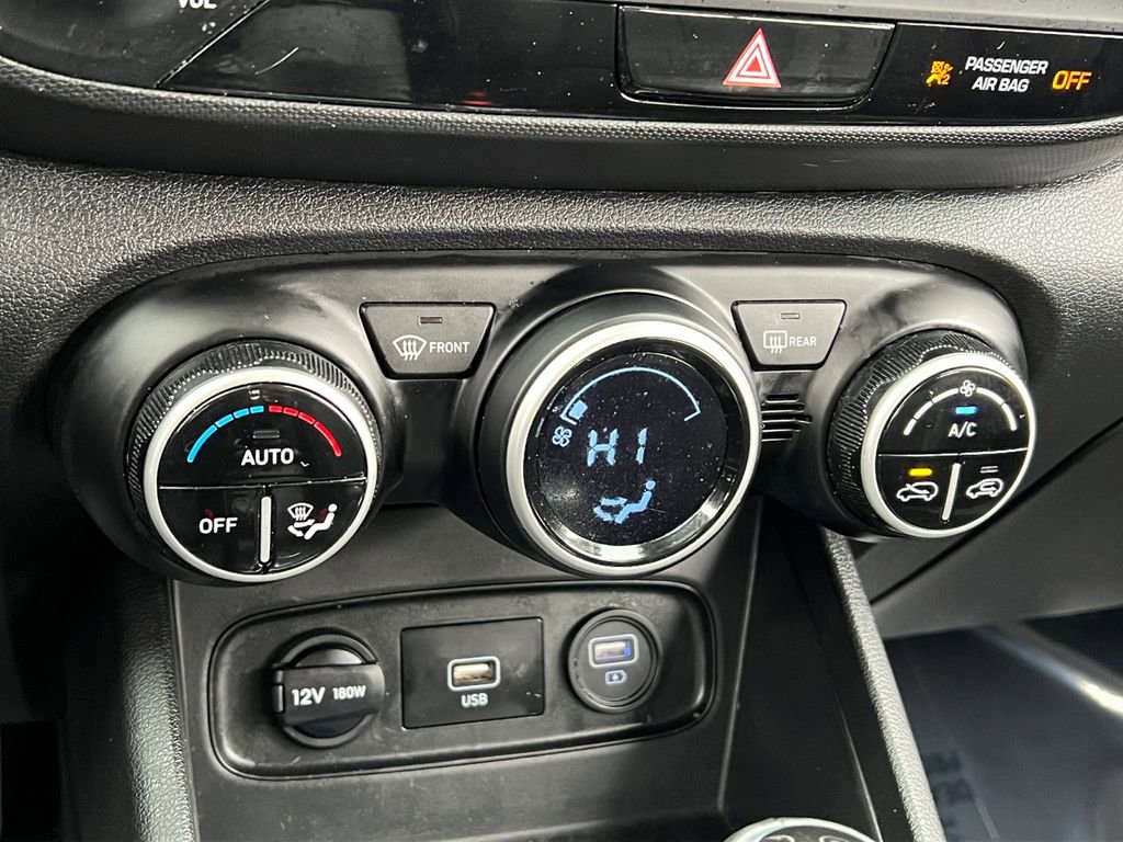 Used 2021 Hyundai Venue SEL image 21