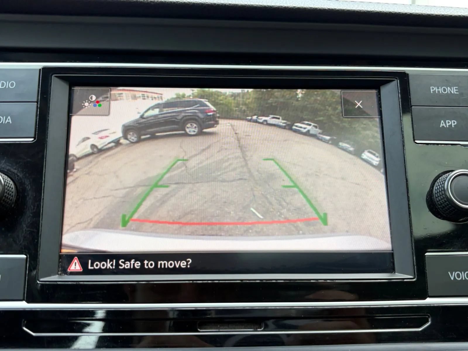 Used 2021 Volkswagen Jetta SE FWD image 34