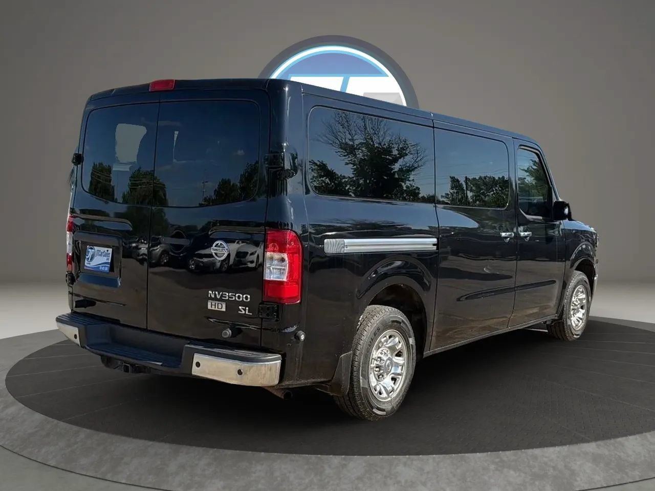 Used 2014 Nissan NV 3500 SL w/ Technology Package RWD image 6