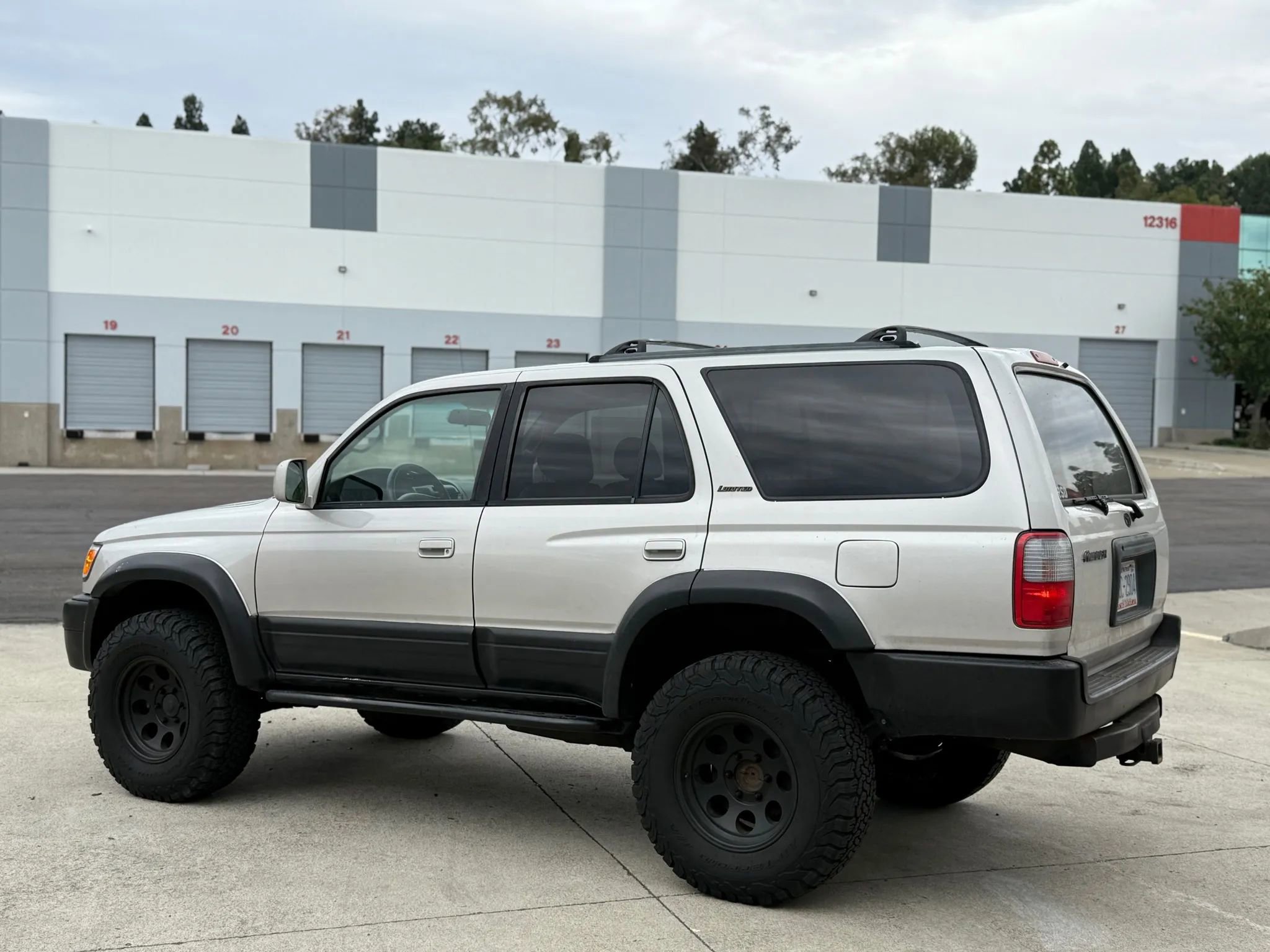 Used 1999 Toyota 4Runner Limited image 10