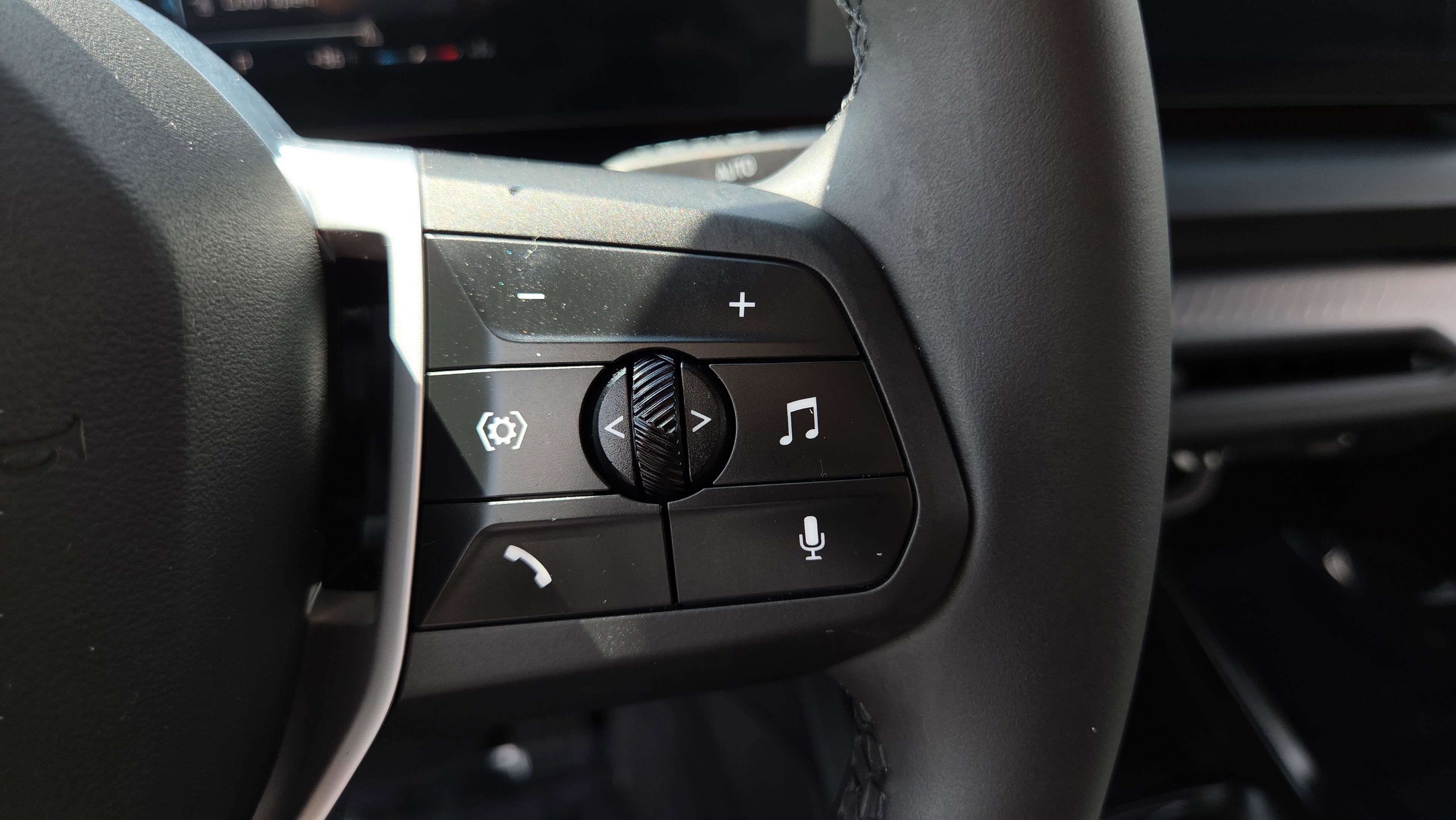 Certified 2025 BMW 228i xDrive 228 xDrive w/ Technology Package image 28