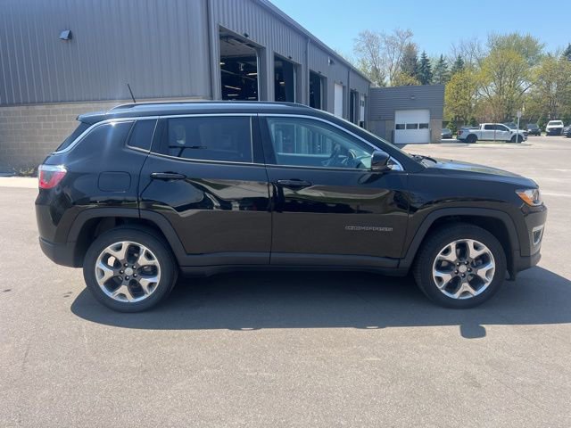 Used 2019 Jeep Compass Limited AWD/4WD image 4
