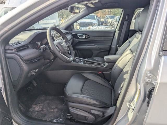 New 2026 Jeep Compass Latitude image 8