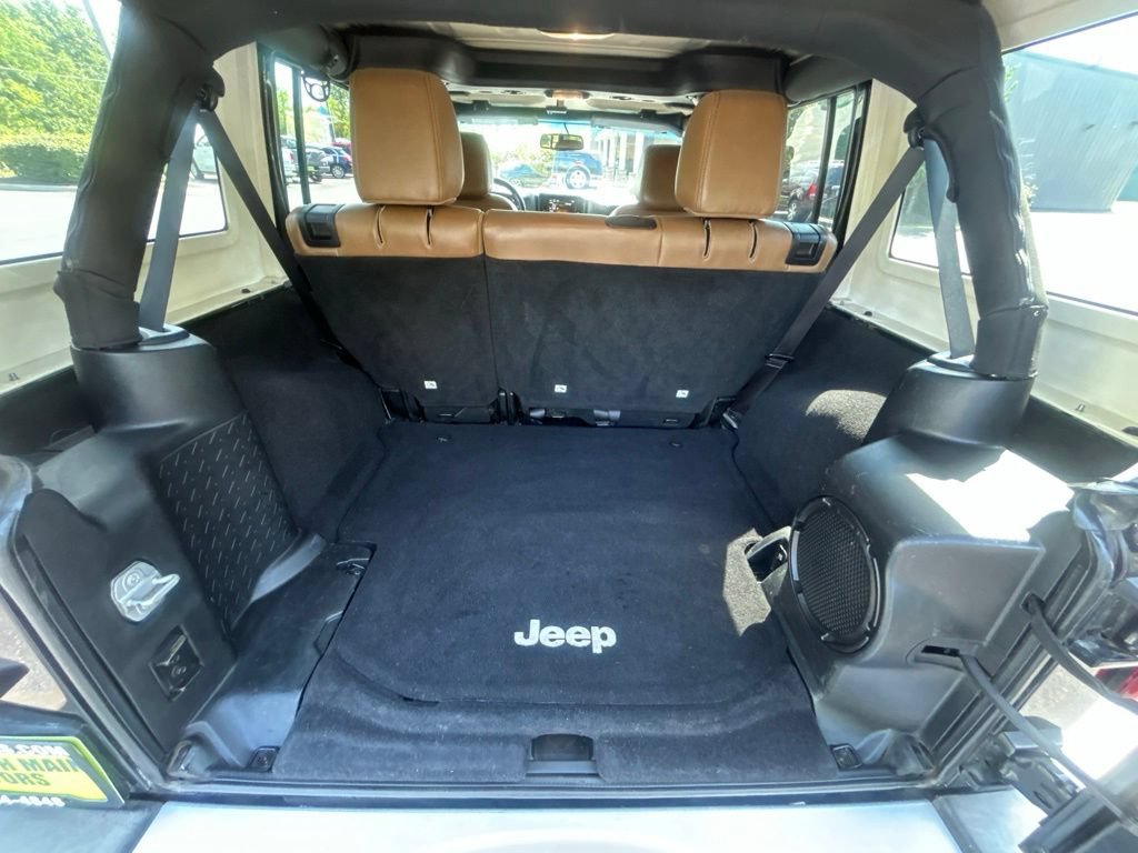 Used 2014 Jeep Wrangler Unlimited Sahara w/ Max Tow Package AWD/4WD image 26