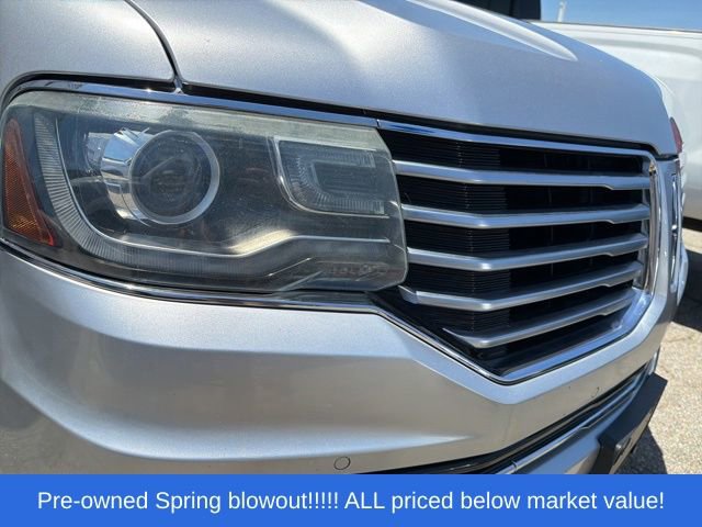 Used 2016 Lincoln Navigator Select AWD/4WD image 17