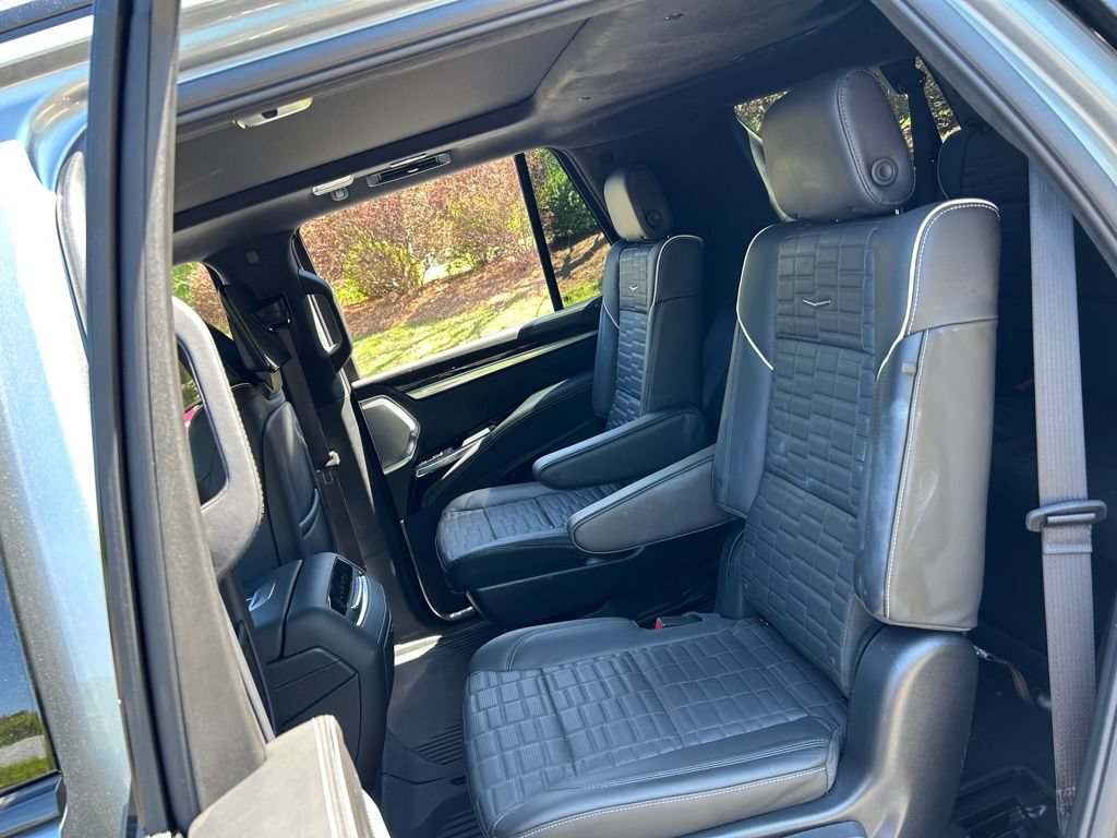 Used 2025 Cadillac Escalade Sport Platinum w/ LPO, Floor Liner Package AWD/4WD image 50