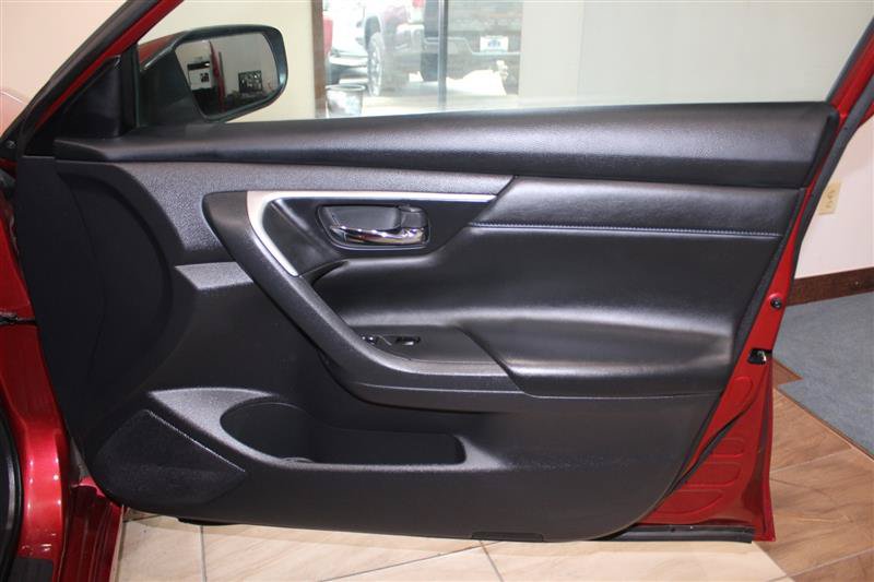 Used 2017 Nissan Altima 2.5 SR FWD image 28