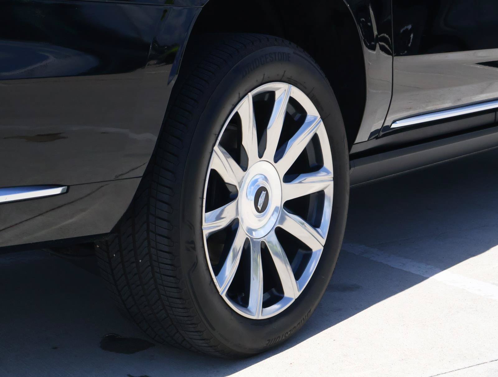 Certified 2024 Cadillac Escalade ESV Premium Luxury Platinum AWD/4WD image 11