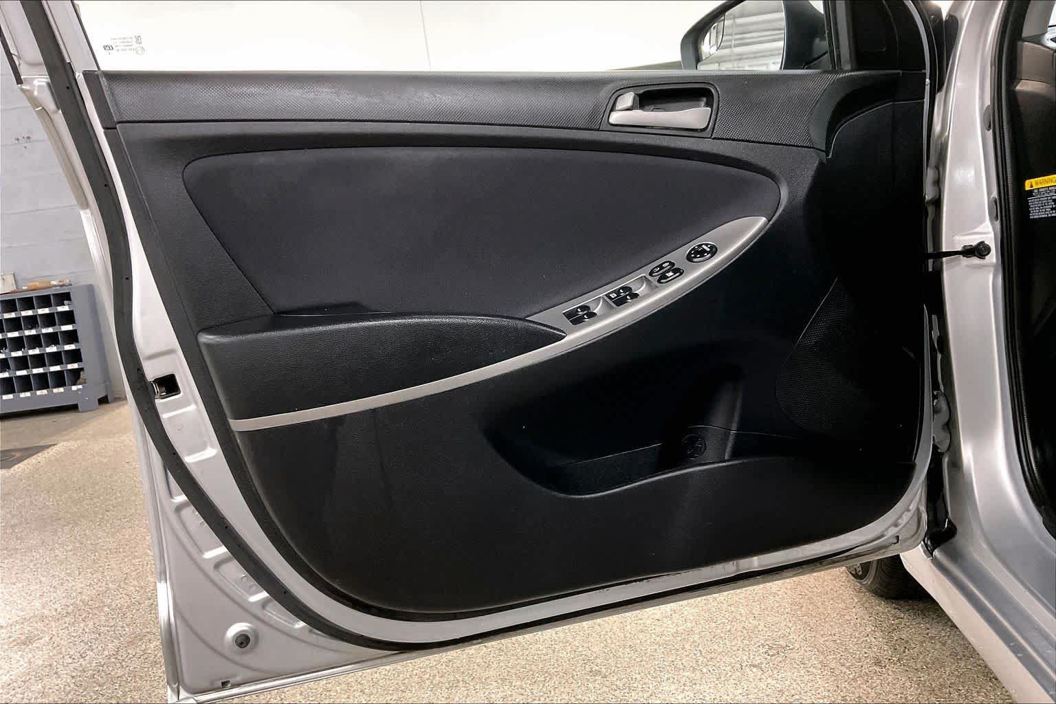 Used 2015 Hyundai Accent GS FWD image 21