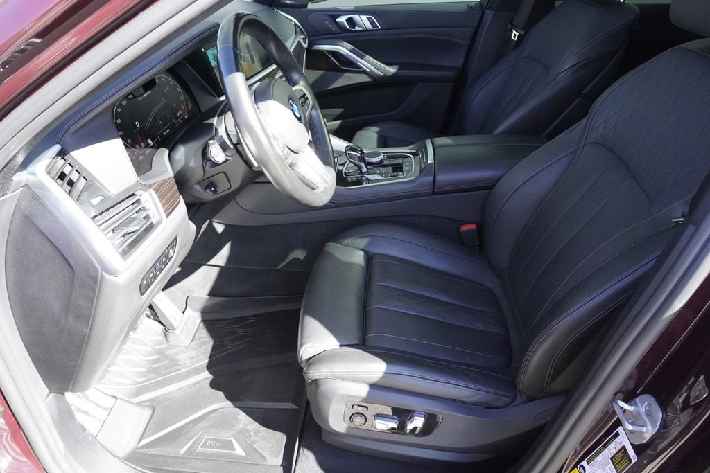 Used 2021 BMW X6 M50i AWD/4WD image 19