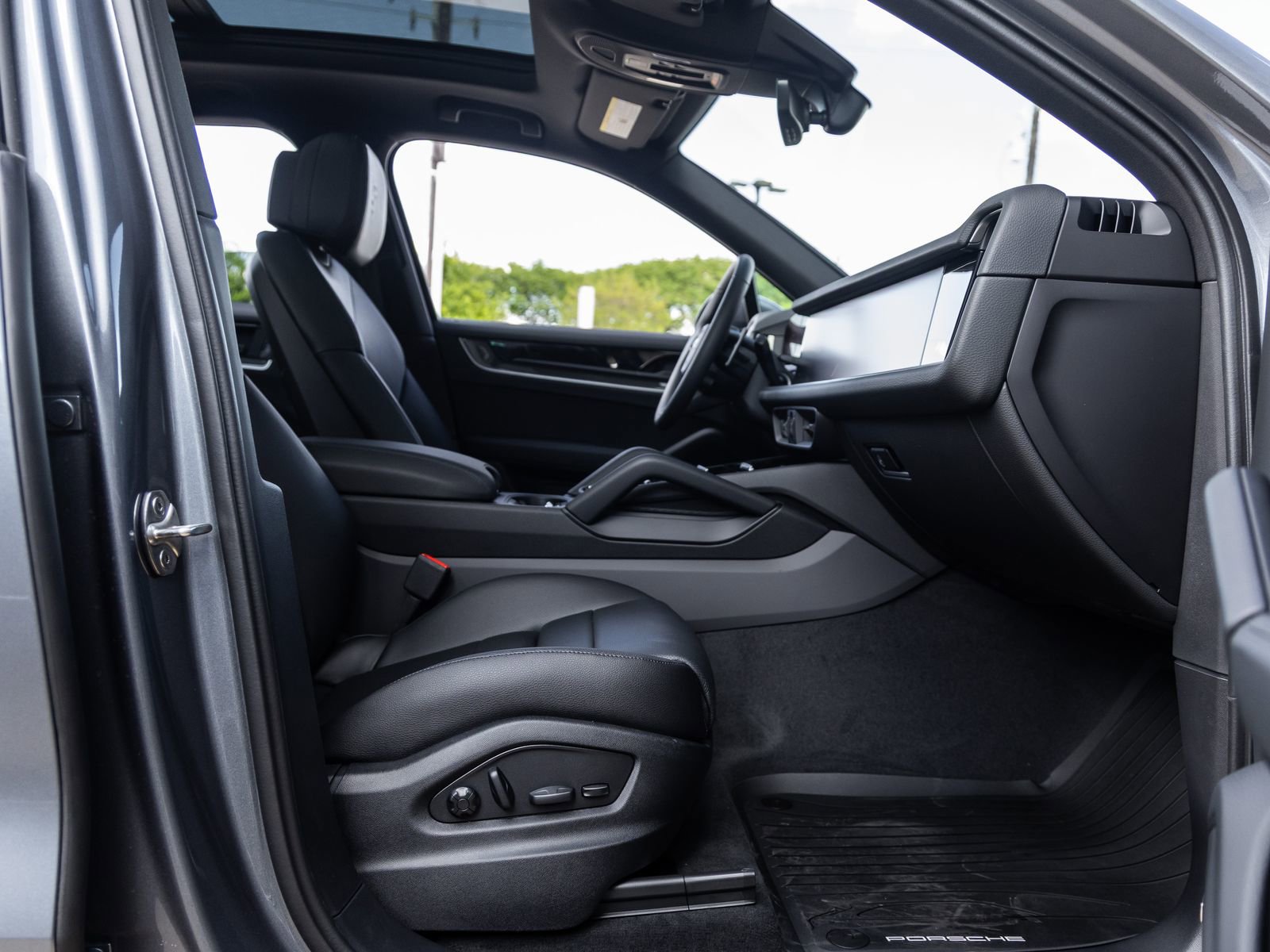 New 2026 Porsche Cayenne S image 41