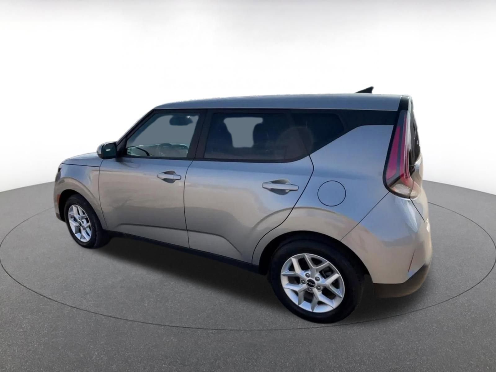 Used 2025 Kia Soul LX w/ LX Technology Package image 10