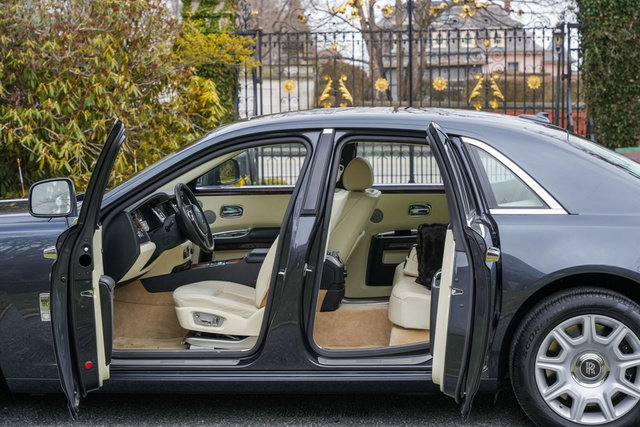 Used 2011 Rolls-Royce Ghost image 30