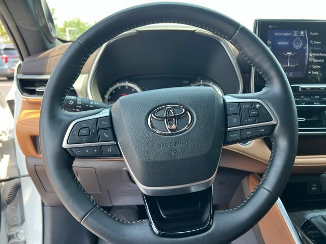Used 2022 Toyota Highlander Platinum AWD/4WD image 13
