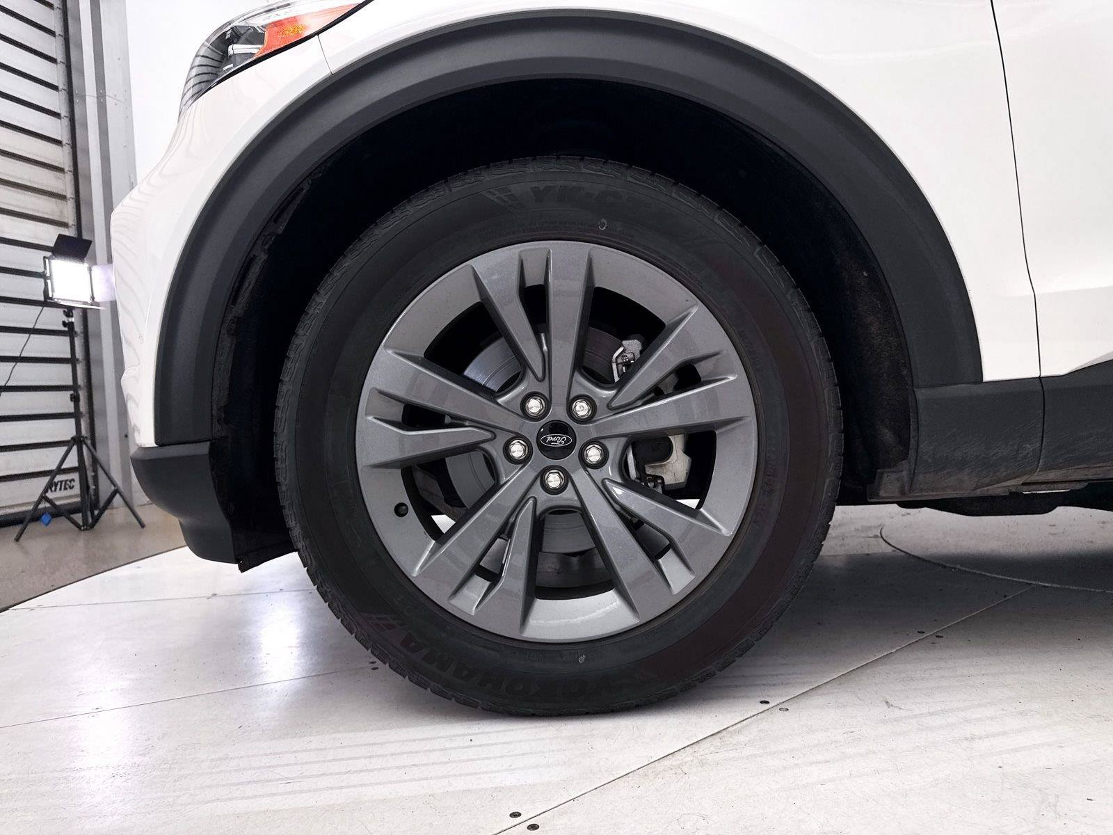 Used 2021 Ford Explorer XLT w/ Equipment Group 202A RWD image 15