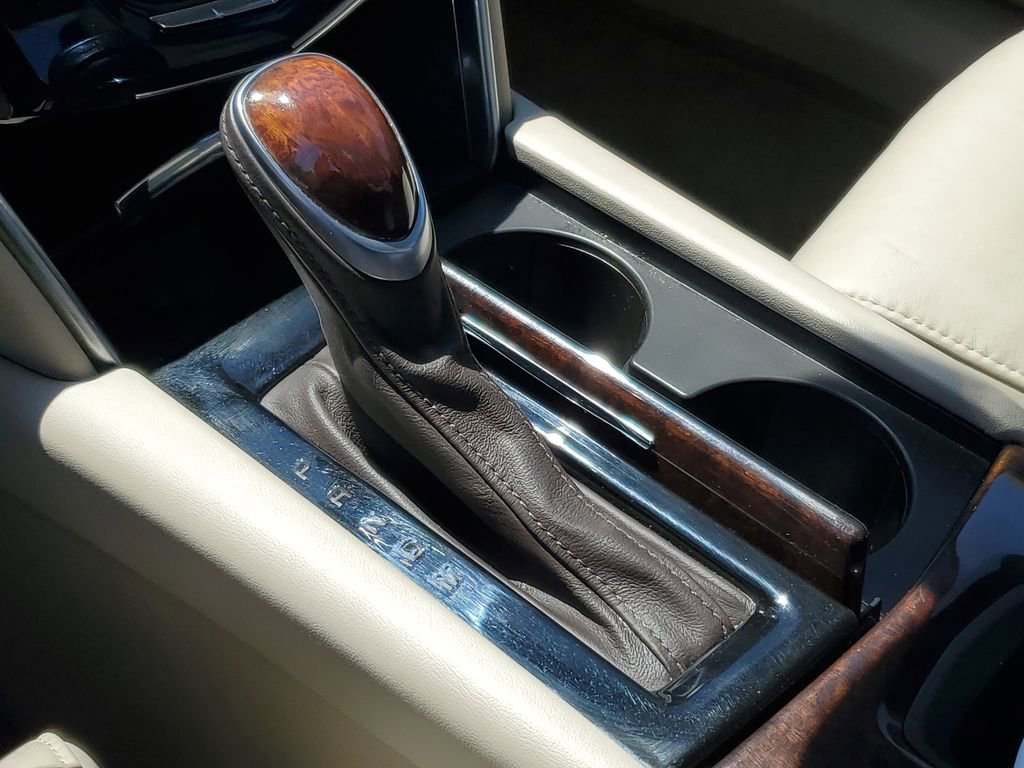 Used 2013 Cadillac XTS Luxury FWD image 18