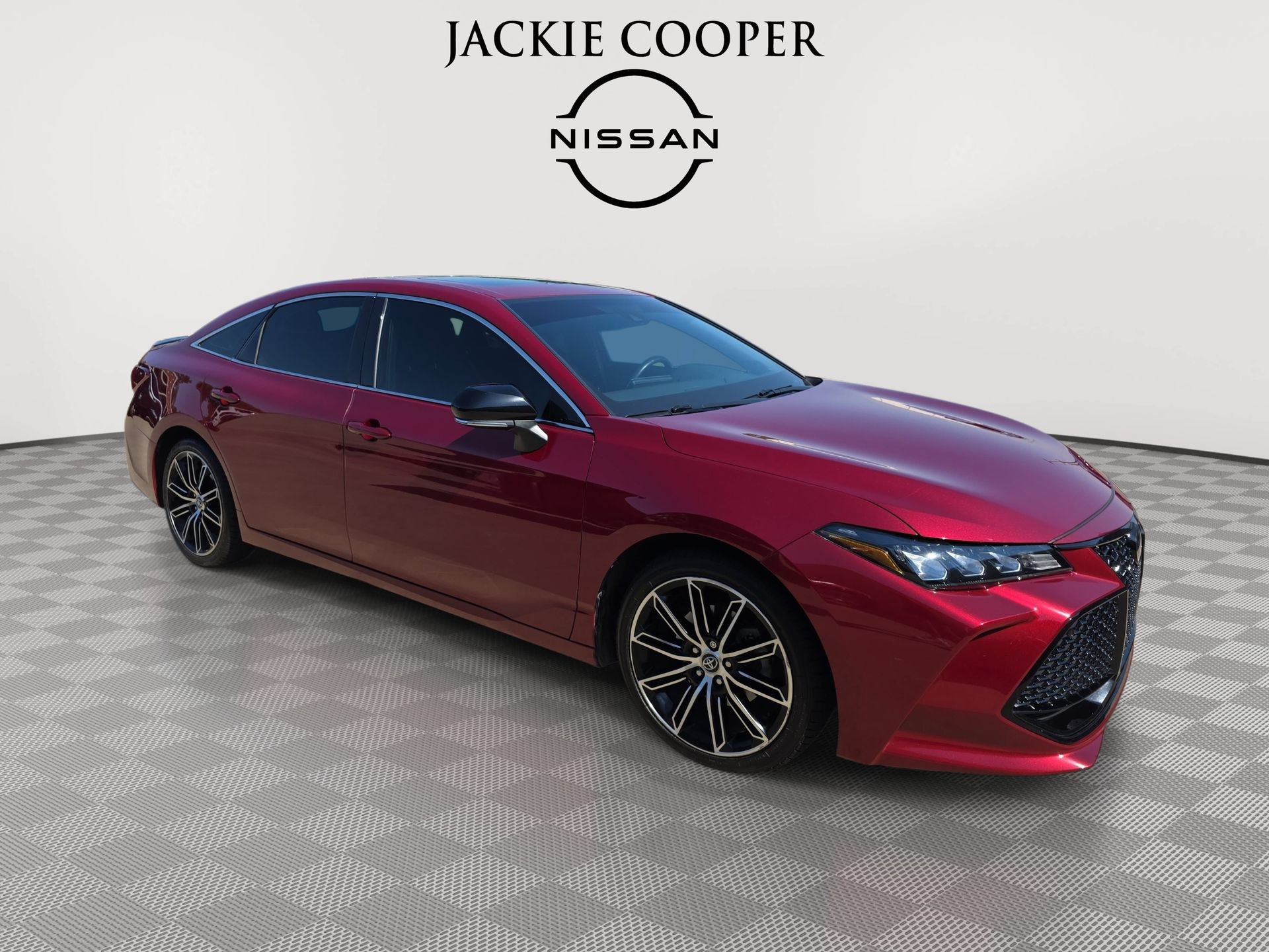 Used 2020 Toyota Avalon XSE FWD image 3