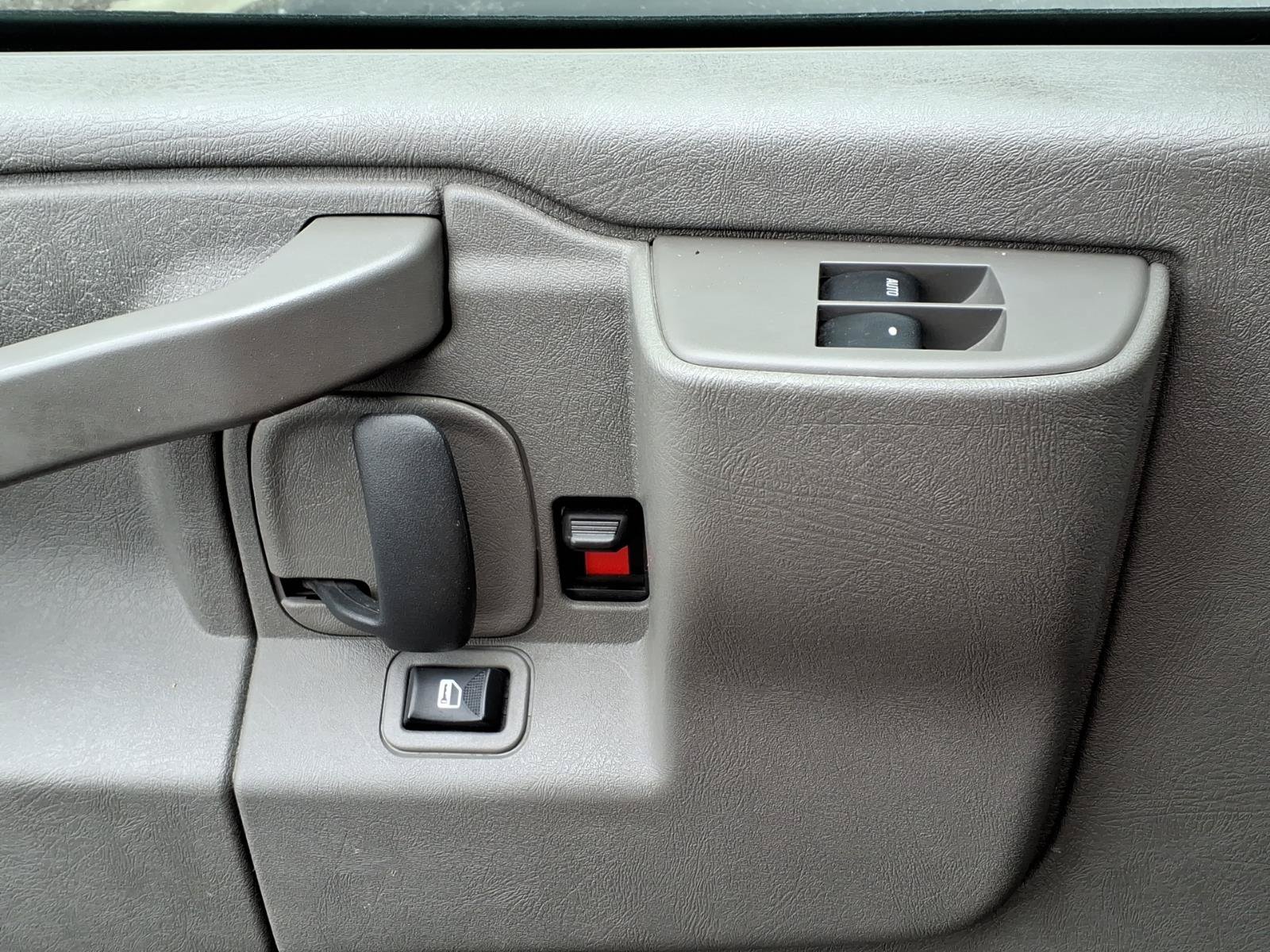 Used 2023 Chevrolet Express 3500 w/ Power Convenience Package RWD image 24