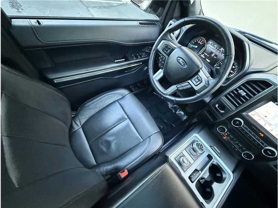 Used 2018 Ford Expedition XLT w/ Equipment Group 202A image 10