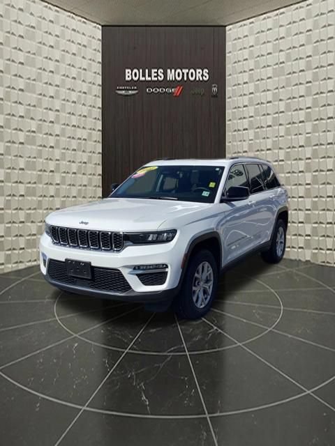Certified 2023 Jeep Grand Cherokee Limited AWD/4WD image 14