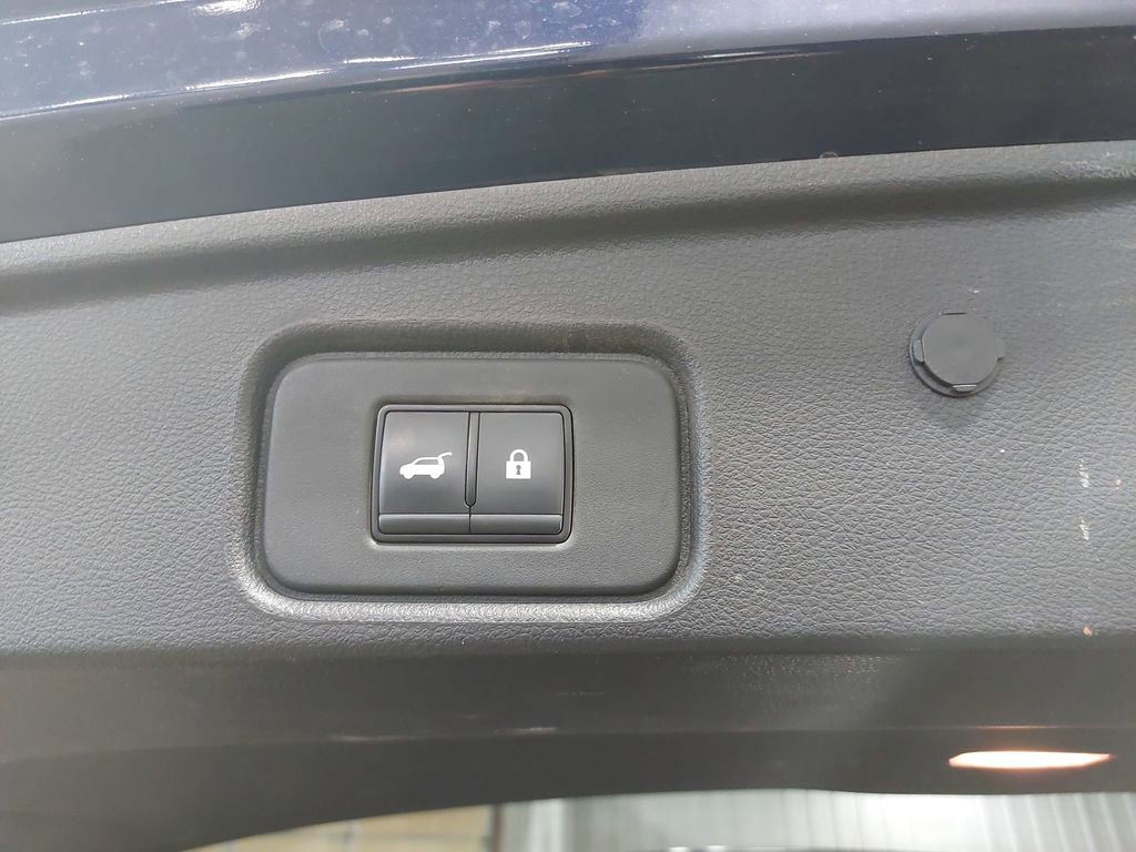 Used 2023 Nissan Pathfinder SL image 13