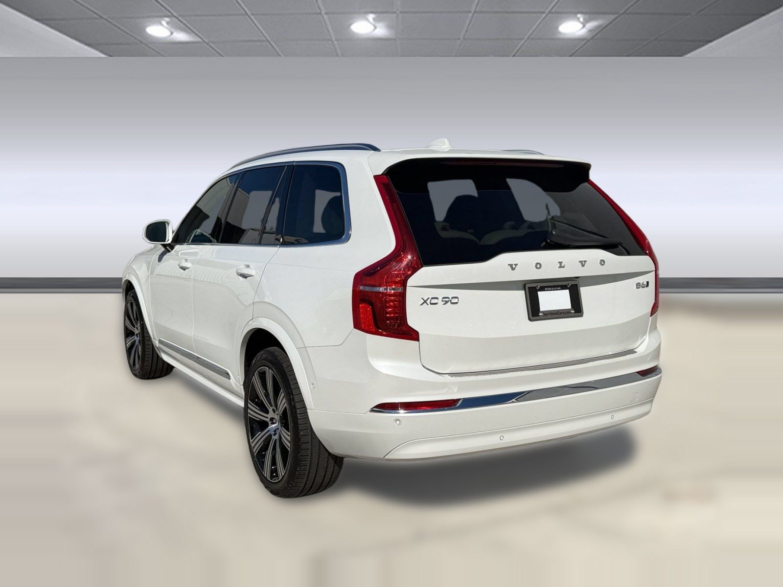 Used 2023 Volvo XC90 B6 Ultimate w/ Protection Package Premier AWD/4WD image 3