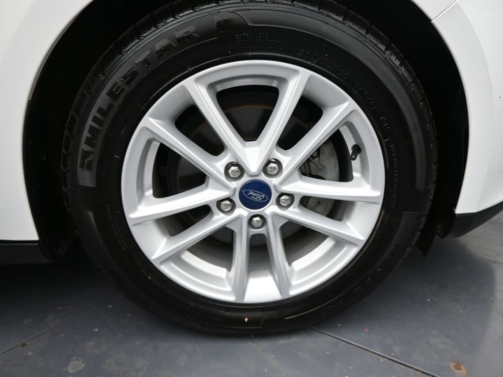 Used 2018 Ford Focus SE image 28