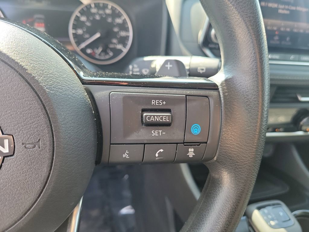 Used 2023 Nissan Rogue SV image 22