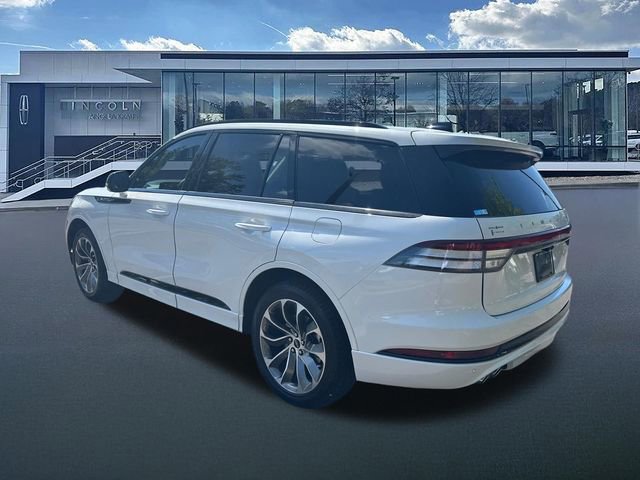 New 2026 Lincoln Aviator AWD w/ Jet Appearance Package image 5