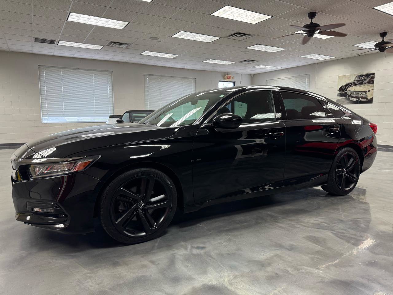 Used 2018 Honda Accord Sport image 16