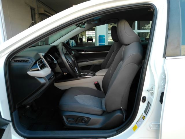 Used 2022 Toyota Camry LE image 12