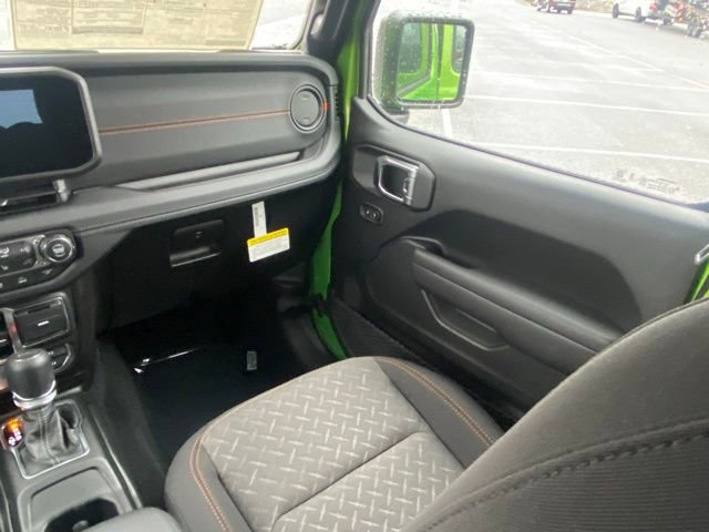 New 2026 Jeep Gladiator Mojave w/ Safety Group AWD/4WD image 33