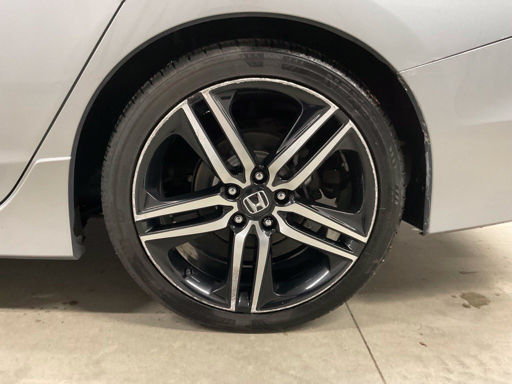 Used 2017 Honda Accord Touring image 18