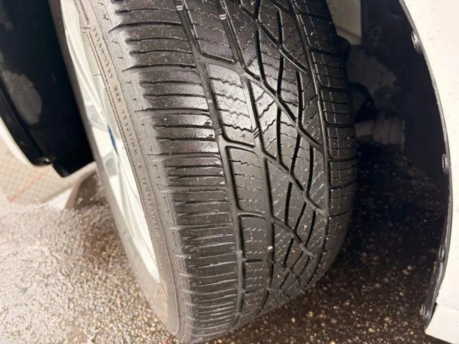 Used 2020 Ford Fusion SE image 35