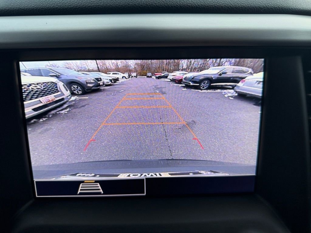 Used 2023 GMC Acadia SLE w/ Driver Convenience Package image 17