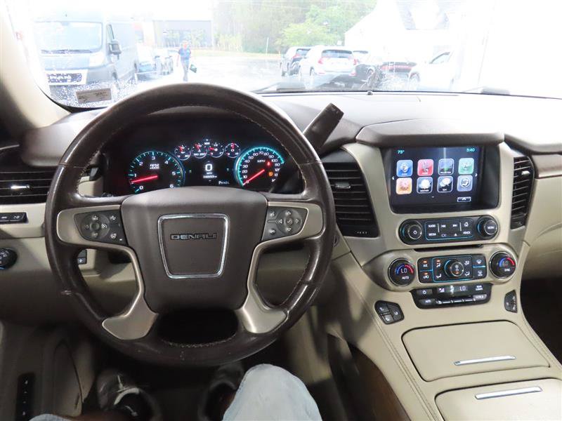Used 2020 GMC Yukon XL Denali RWD image 25