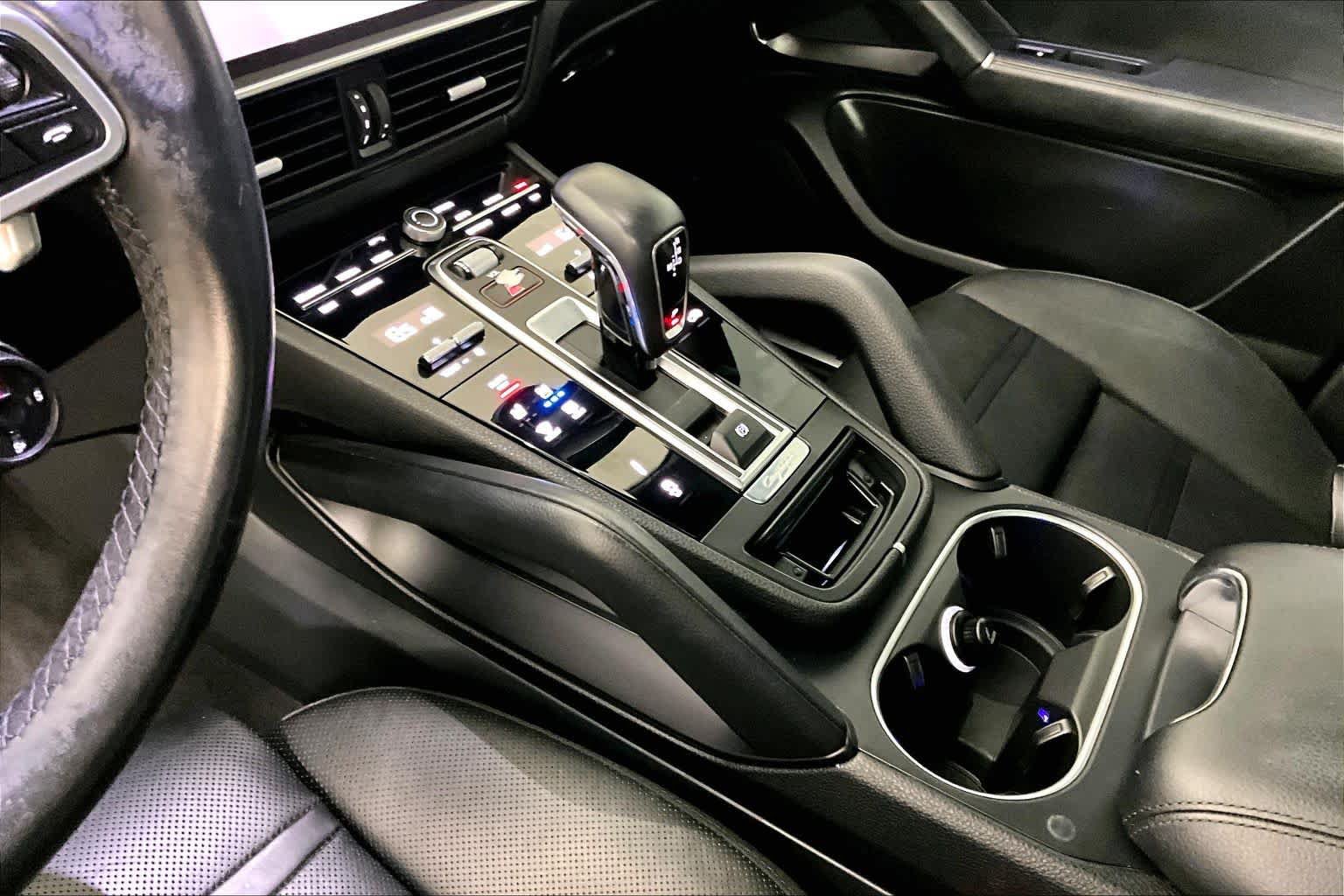 Used 2020 Porsche Cayenne AWD/4WD image 15