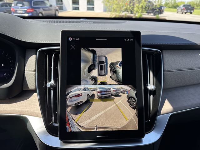 New 2026 Volvo XC90 B5 Plus w/ Protection Package Premier AWD/4WD image 15