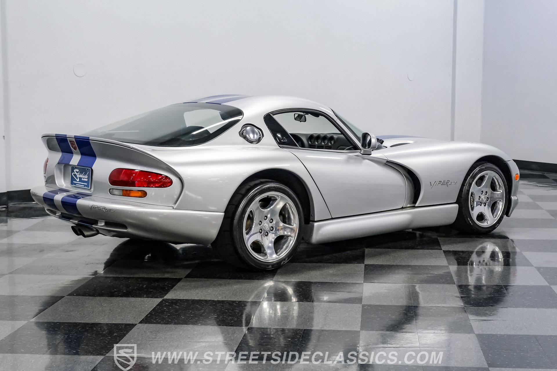 Used 1999 Dodge Viper GTS RWD image 13