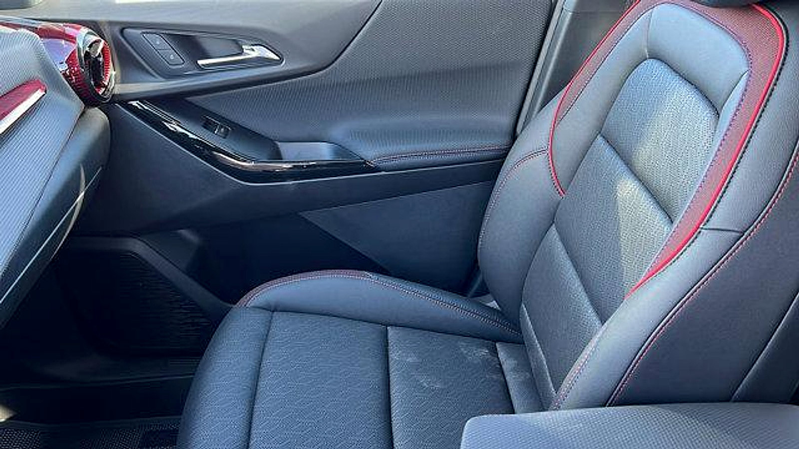 New 2026 Chevrolet Equinox RS w/ Convenience Package III image 19