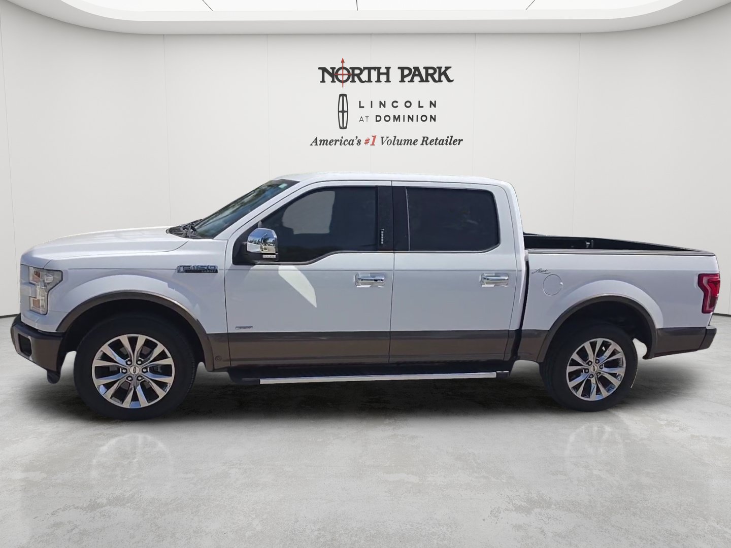 Used 2015 Ford F150 Lariat w/ Equipment Group 502A Luxury RWD image 3