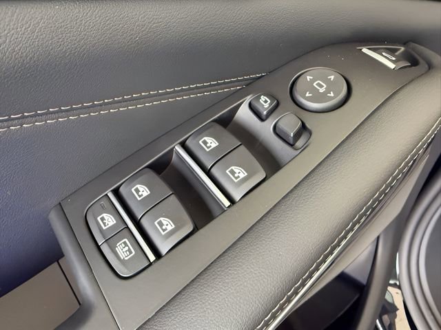 Certified 2026 BMW X7 xDrive40i w/ M Sport Package AWD/4WD image 18