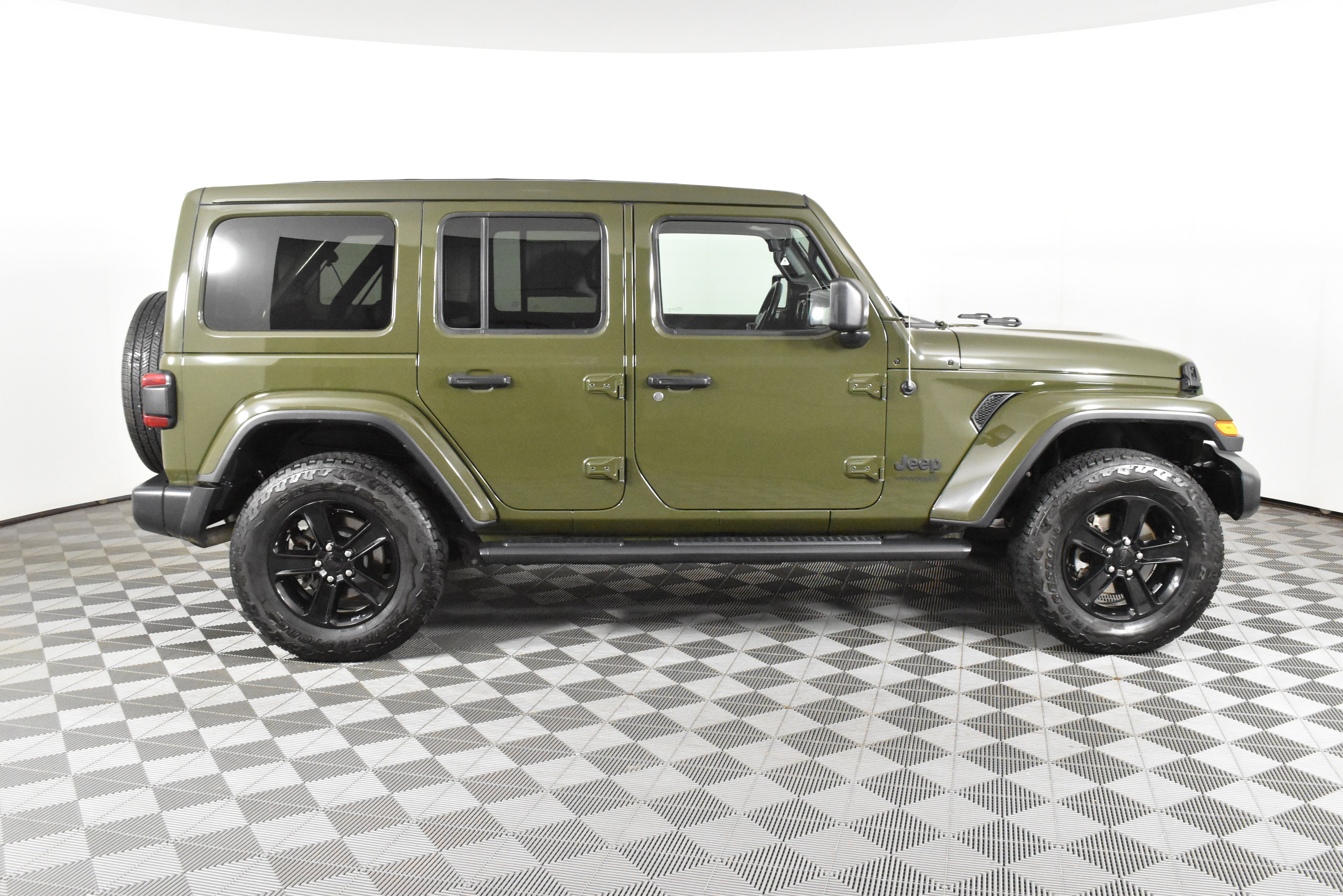 Used 2020 Jeep Wrangler Unlimited Sahara image 5