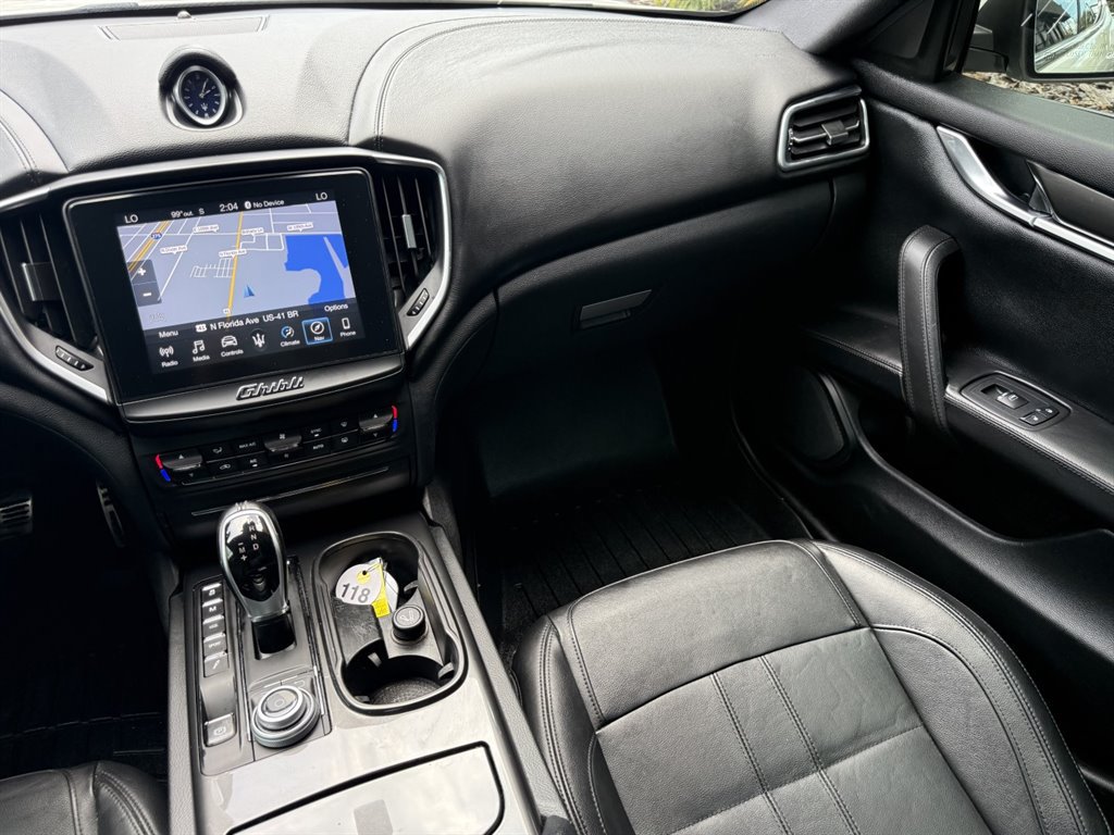Used 2018 Maserati Ghibli GranSport RWD image 22