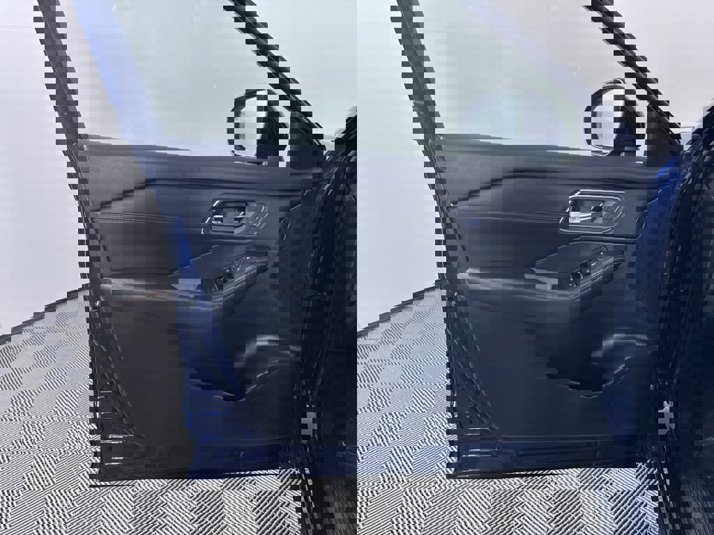 Used 2024 Nissan Rogue Platinum image 25