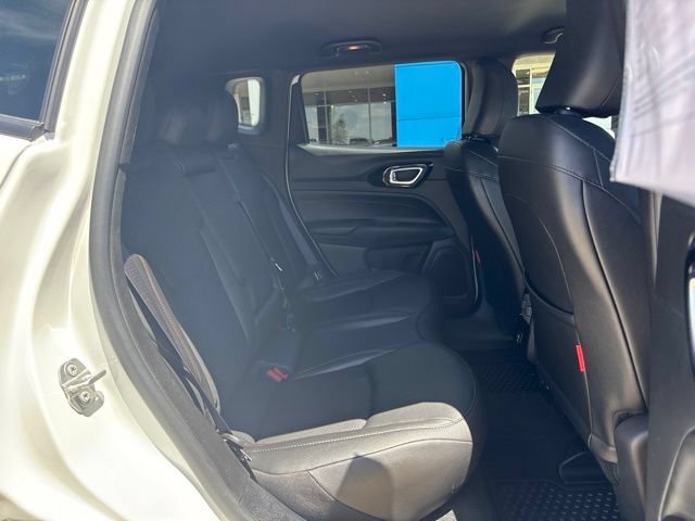 Used 2025 Jeep Compass Trailhawk AWD/4WD image 18